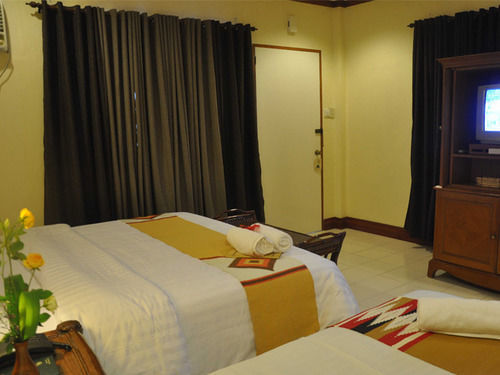 Paras Beach Resort Naasag Exterior foto
