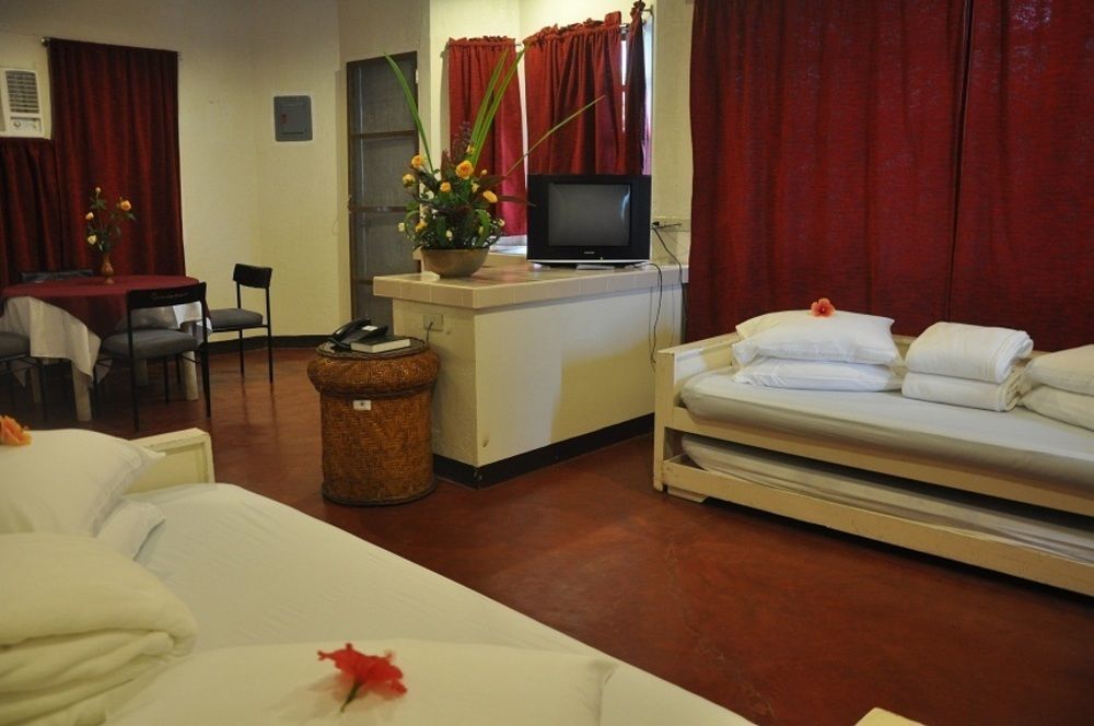 Paras Beach Resort Naasag Exterior foto